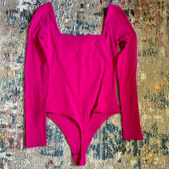 Aritzia Babaton contour square neck bodysuit - Picture 3 of 4